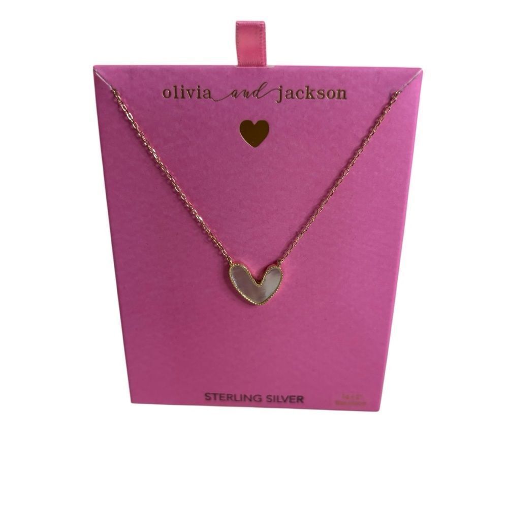 Beautifully Delicate Looking Sterling Silver & Mother of Pearl Pendant Necklace.